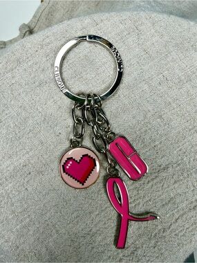 Clinique Pink Heart Pixel & Ribbon Keyring Charm